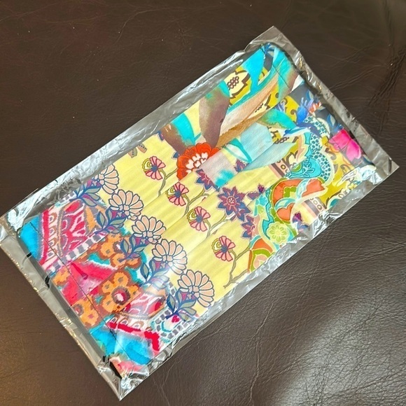 Johnny Was Printed Face Mask - Picture 1 of 3